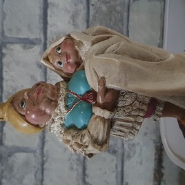 Oermoeder Lot met Larfje
